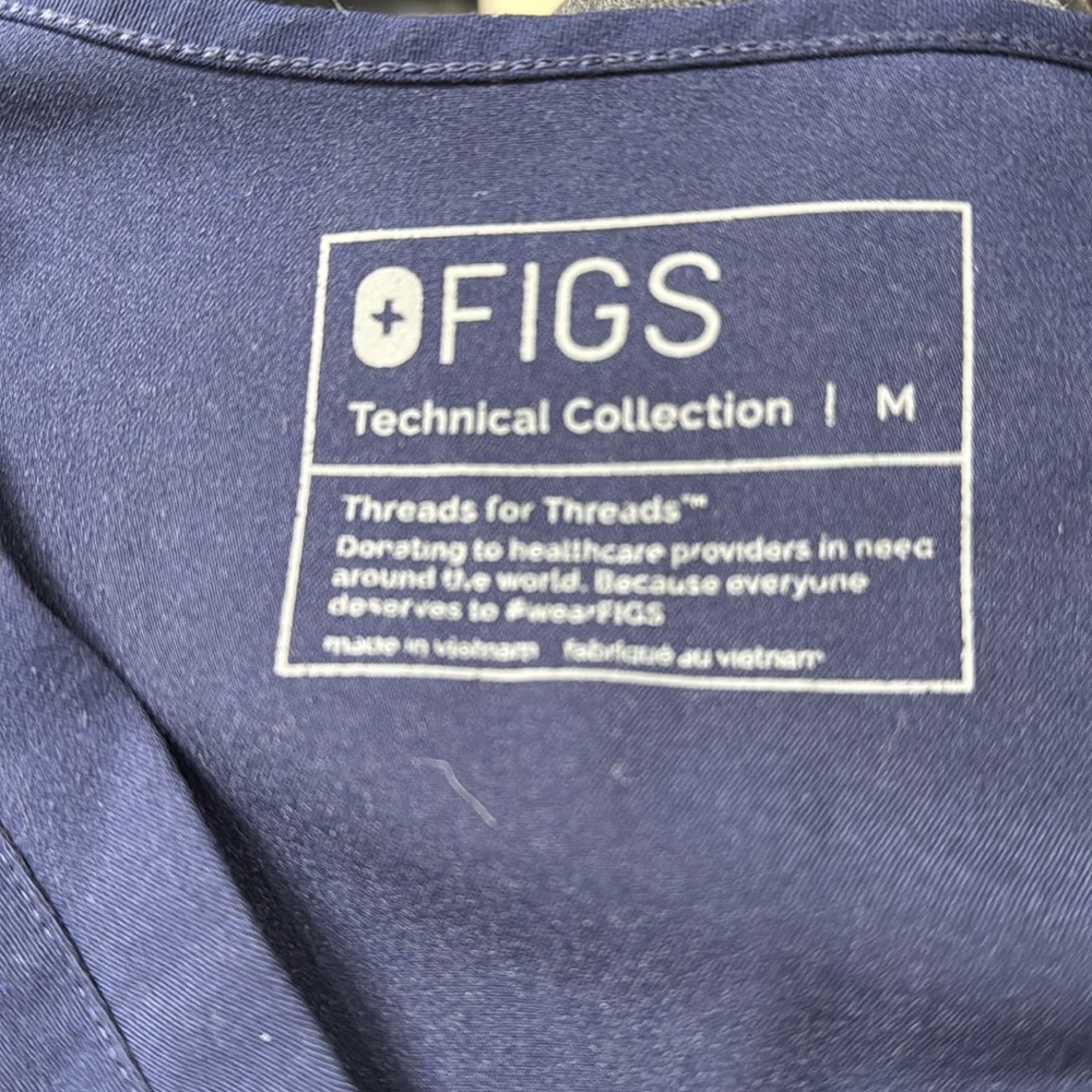 Figs Technical Top - image 5